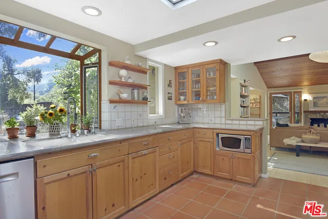1178 N Topanga Canyon, Topanga, California 90290
