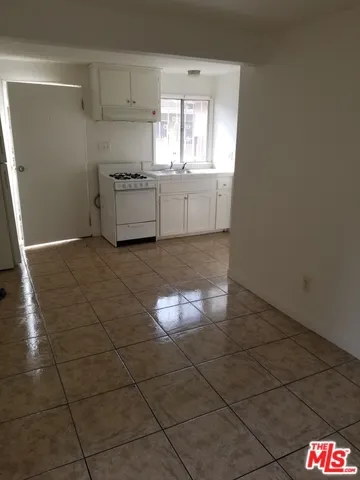 6532 Brynhurst Avenue, Los Angeles, California 90043