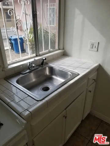 6532 Brynhurst Avenue, Los Angeles, California 90043