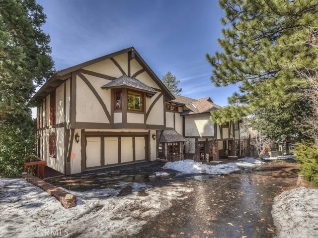 Tudor style executive golf course home with level entry
