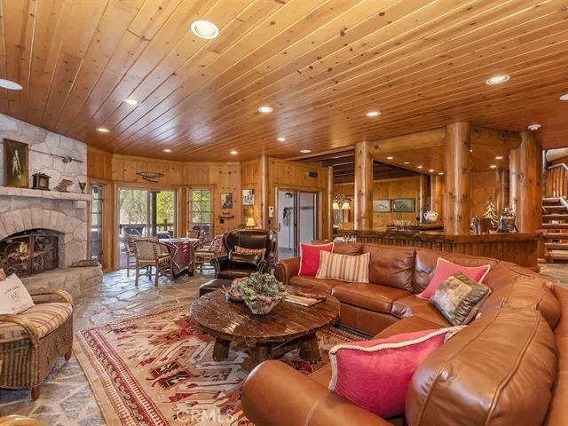364 Golf Course Road, Lake Arrowhead, California 92352
