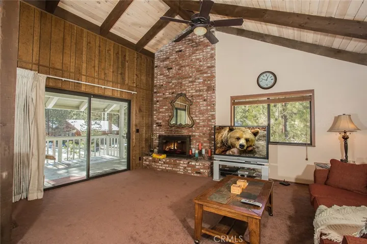 42527 Juniper Drive, Big Bear, California 92315