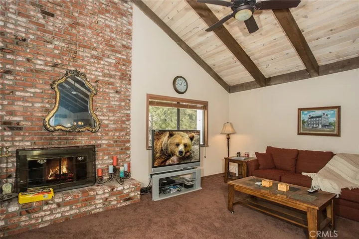 42527 Juniper Drive, Big Bear, California 92315