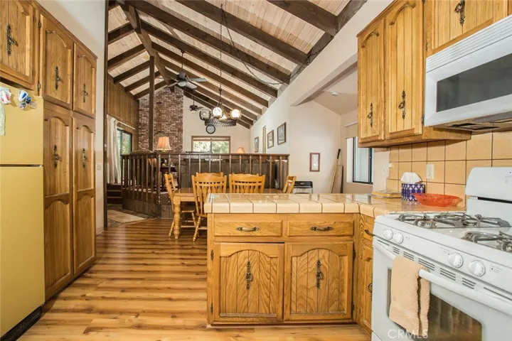 42527 Juniper Drive, Big Bear, California 92315