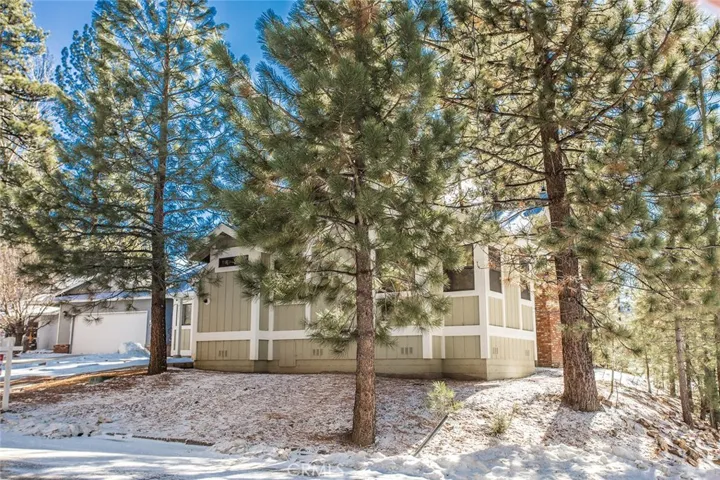 42527 Juniper Drive, Big Bear, California 92315