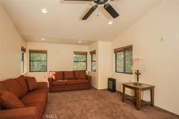 42527 Juniper Drive, Big Bear, California 92315