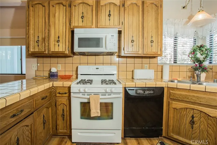 42527 Juniper Drive, Big Bear, California 92315