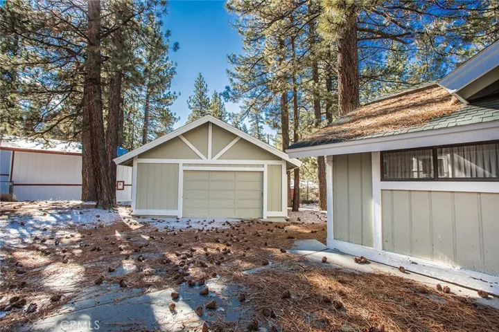 42527 Juniper Drive, Big Bear, California 92315