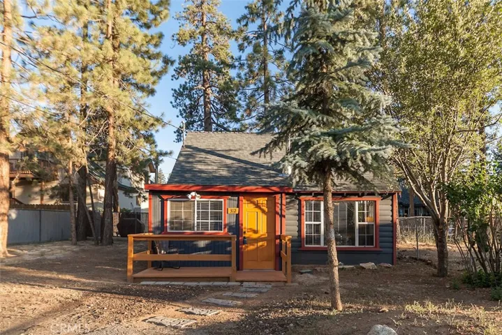 312 W Fairway Boulevard, Big Bear, California 92314