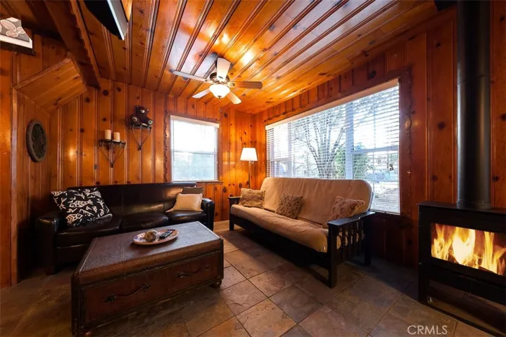 312 W Fairway Boulevard, Big Bear, California 92314