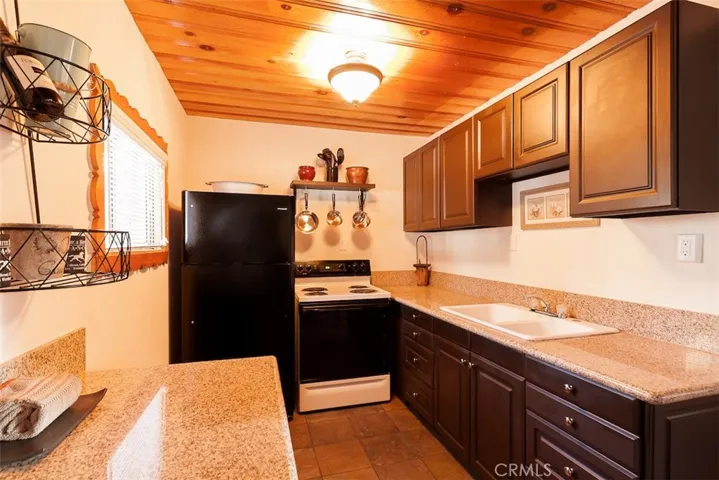 312 W Fairway Boulevard, Big Bear, California 92314