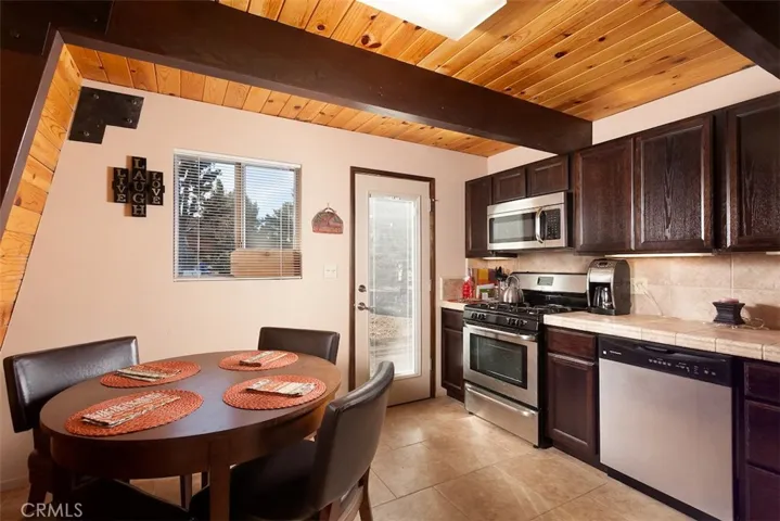 519 Villa Grove Avenue, Big Bear, California 92314