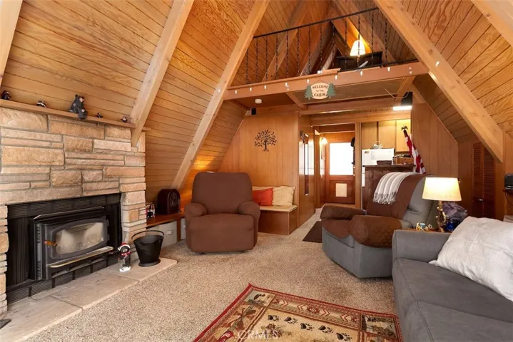 182 Victoria Lane, Sugarloaf, California 92386