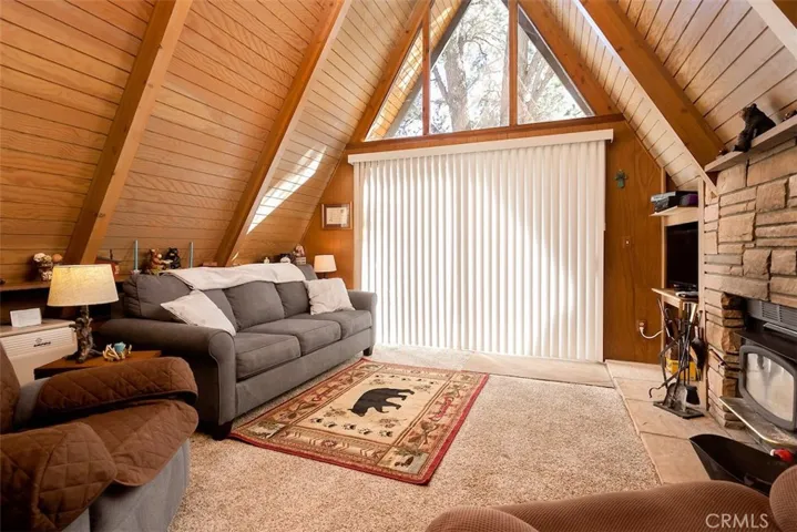 182 Victoria Lane, Sugarloaf, California 92386