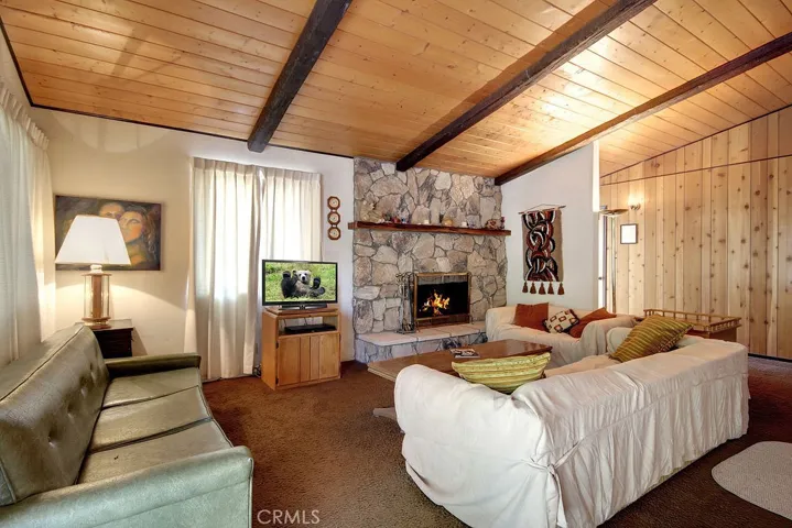 422 Santa Clara Boulevard, Big Bear, California 92315