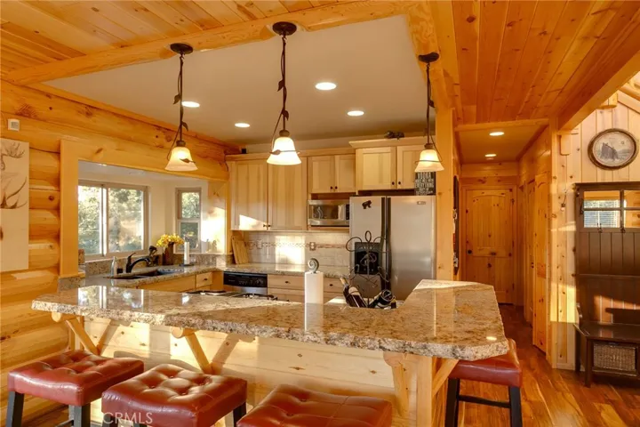 607 Villa Grove Avenue, Big Bear, California 92314