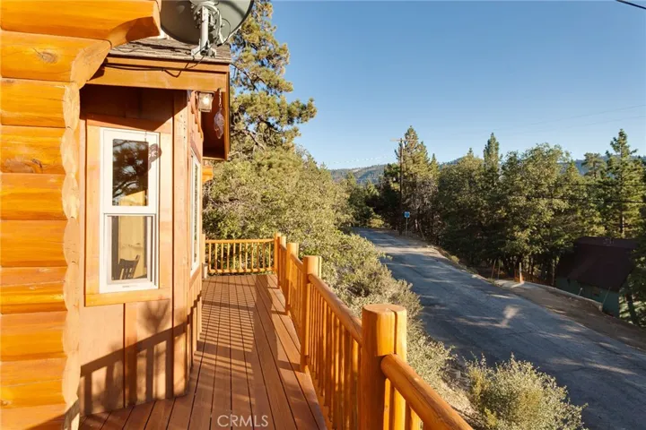 607 Villa Grove Avenue, Big Bear, California 92314