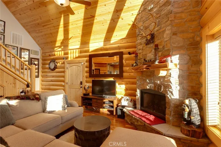 607 Villa Grove Avenue, Big Bear, California 92314