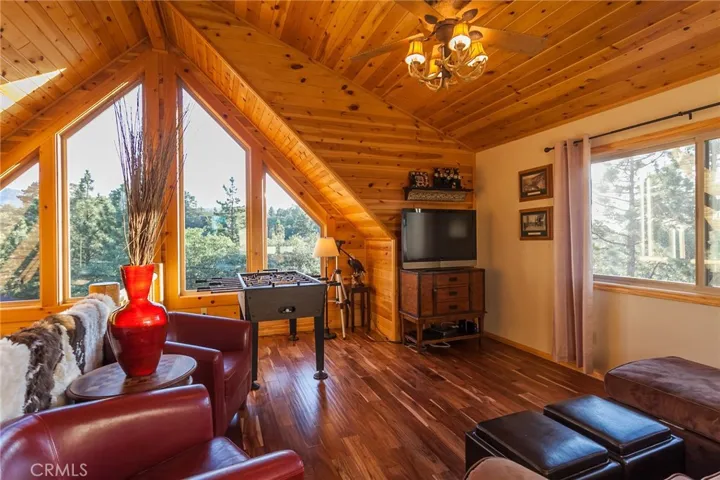 607 Villa Grove Avenue, Big Bear, California 92314