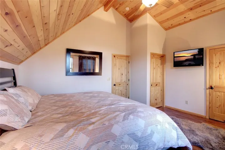 607 Villa Grove Avenue, Big Bear, California 92314