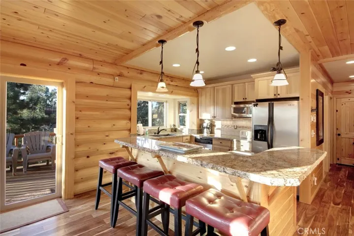 607 Villa Grove Avenue, Big Bear, California 92314