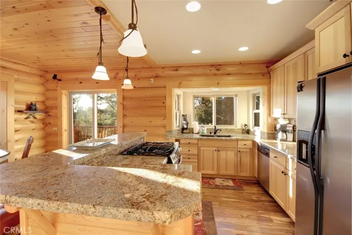 607 Villa Grove Avenue, Big Bear, California 92314