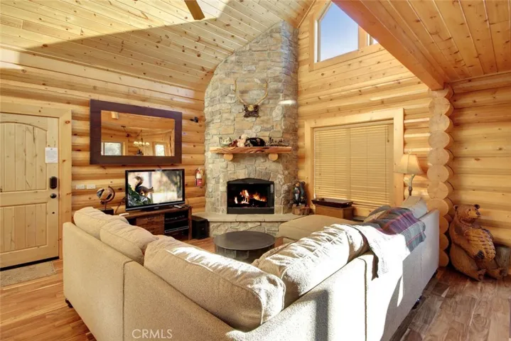 607 Villa Grove Avenue, Big Bear, California 92314