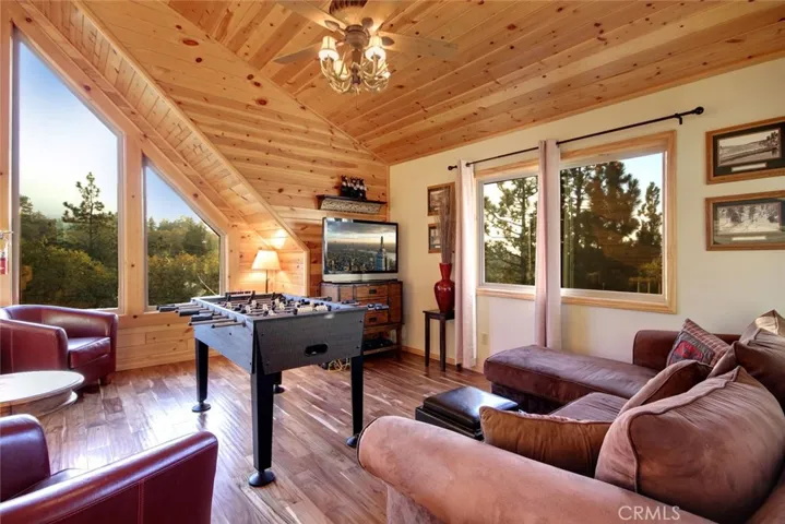 607 Villa Grove Avenue, Big Bear, California 92314