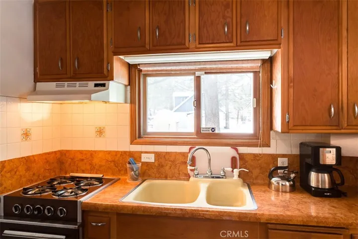 39401 Willow Landing, Big Bear, California 92315