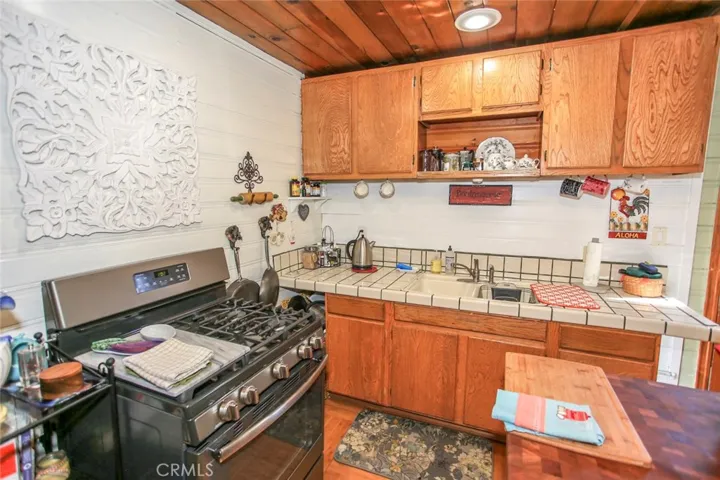 1091 Comanche Drive, Fawnskin, California 92333
