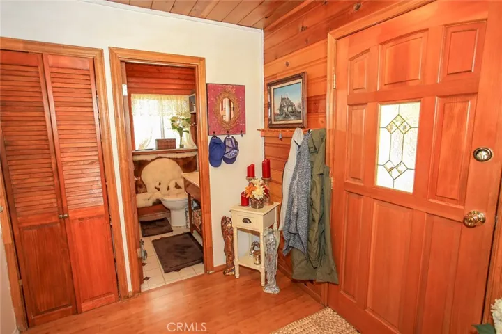1091 Comanche Drive, Fawnskin, California 92333