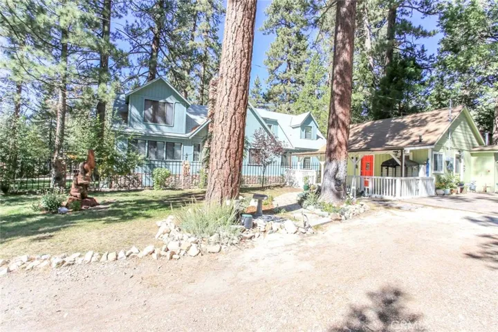 1091 Comanche Drive, Fawnskin, California 92333