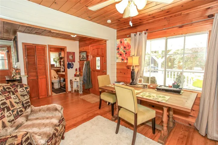 1091 Comanche Drive, Fawnskin, California 92333