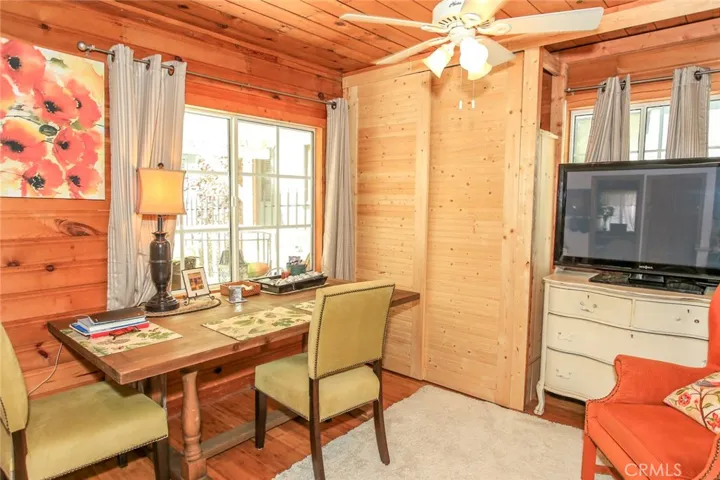 1091 Comanche Drive, Fawnskin, California 92333