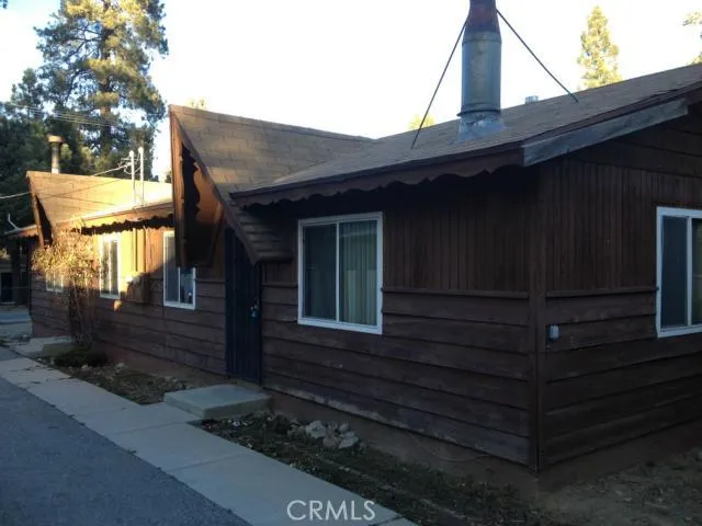 780 W Aeroplane Boulevard, Big Bear, California 92314