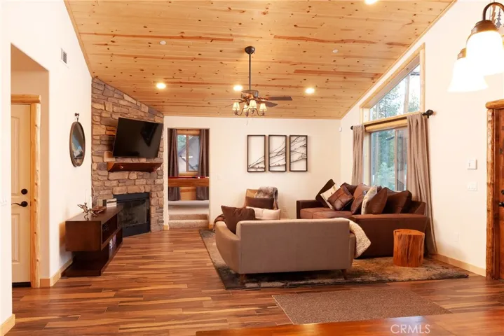 1249 Juniper Drive, Big Bear, California 92315