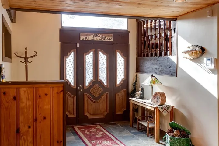39534 Lake Drive, Big Bear, California 92315