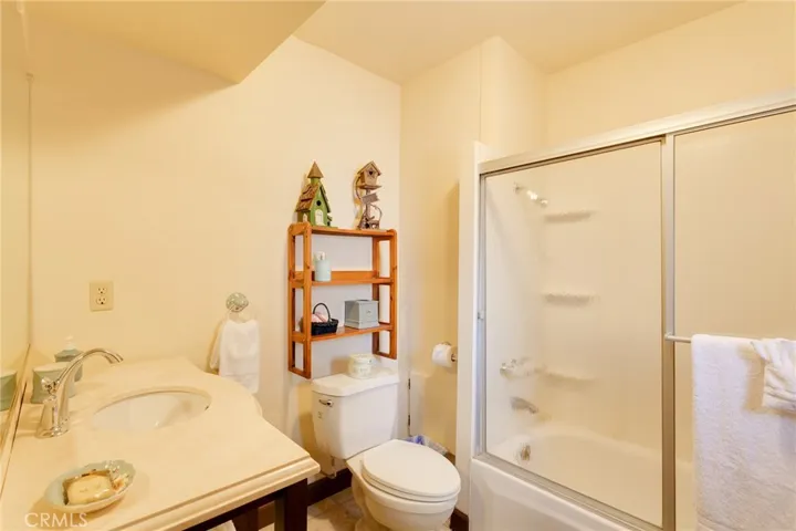 39534 Lake Drive, Big Bear, California 92315