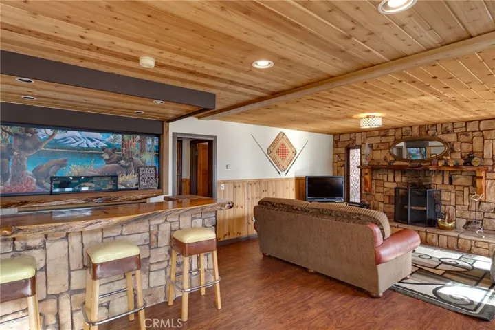 39534 Lake Drive, Big Bear, California 92315