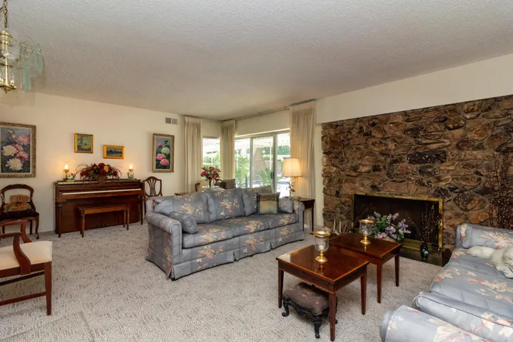 004_Livingroom_3mb
