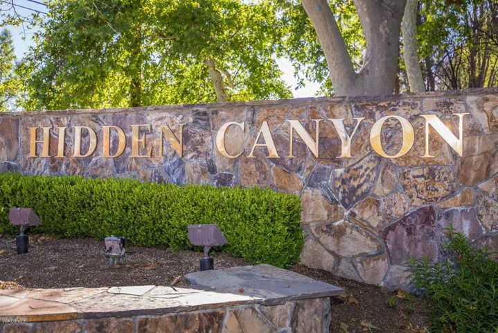 1055 Via Colinas Westlake-large-029-5-Hi