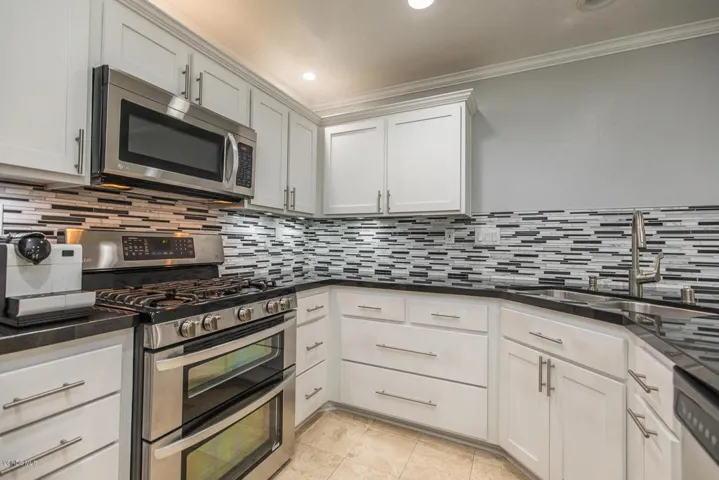 1055 Via Colinas Westlake-large-016-21-V