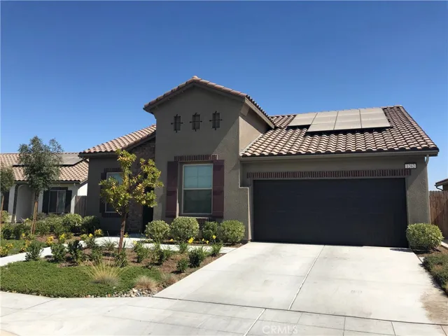 1262 S Apricot Avenue, Fresno, California 93727