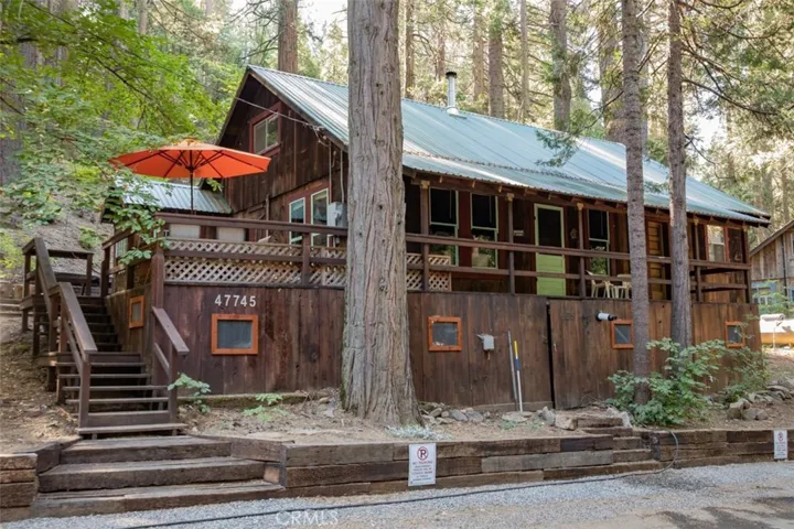 47745 Lewis Creek Road, Oakhurst, California 93644