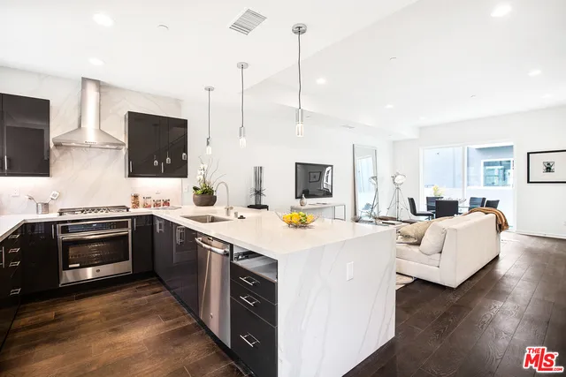8412 1/2 W Blackburn Avenue, Los Angeles, California 90048