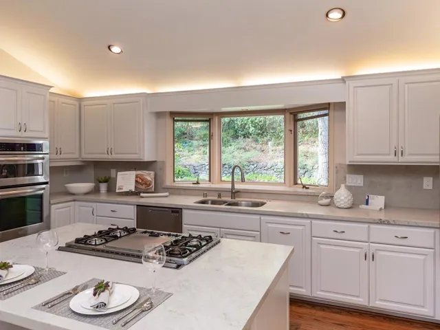 90 Bear Gulch Drive, Portola Valley, California 94028