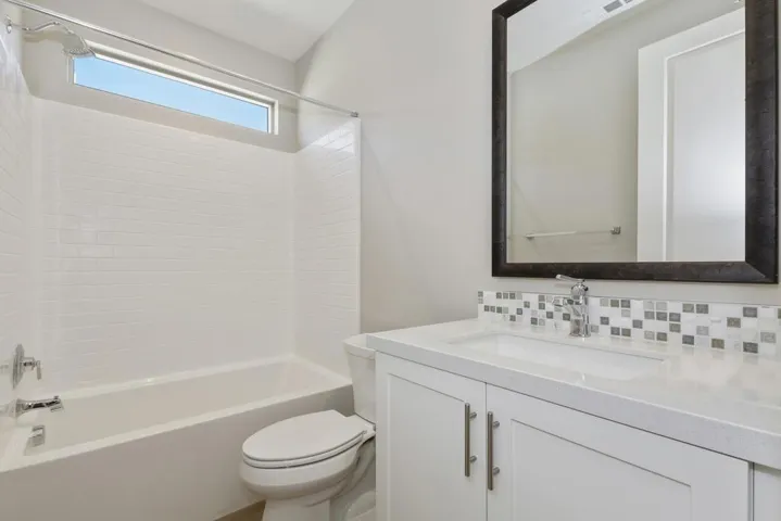 015_Bathroom