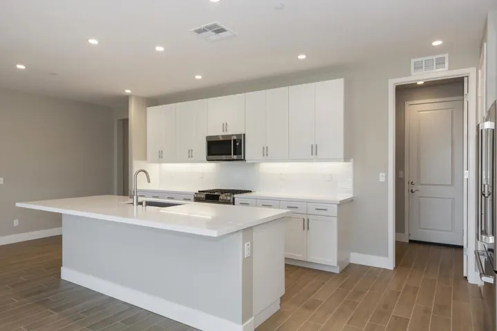 010_Kitchen