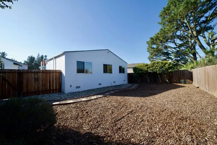 621 Forest Lake Drive, Pacifica, California 94044