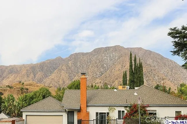 10929 Whitegate Avenue, Sunland, California 91040